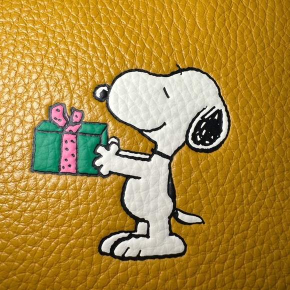 Coach Snoopy Present Leather Corner Zip Wristlet NWT - Picture 7 of 9